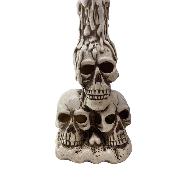 13Th & Elm LED Flickering Skull Candle Holder Light-Up Halloween Large New - Picture 2 of 11